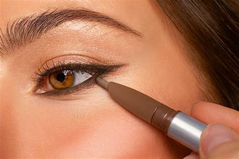 liquid eyeshadow for sensitive eyes